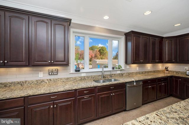 8110 SPRUCE ST, Manassas, VA 20111