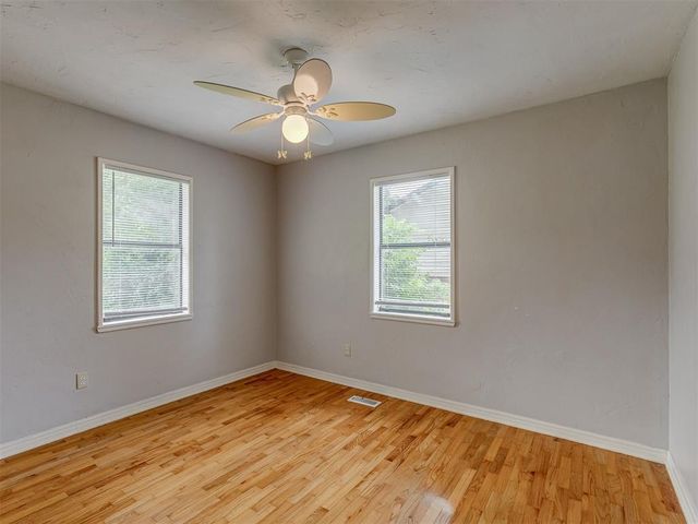 300 N Fretz Avenue, Edmond, OK 73003