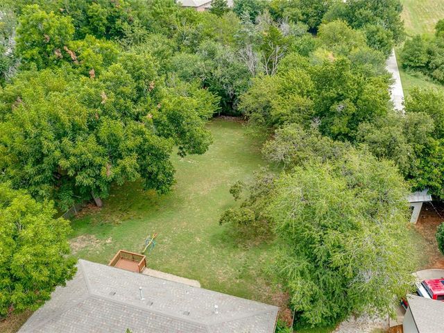300 N Fretz Avenue, Edmond, OK 73003