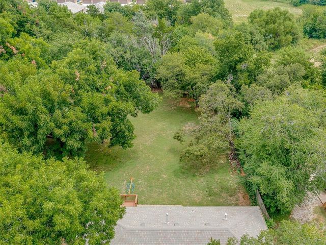 300 N Fretz Avenue, Edmond, OK 73003