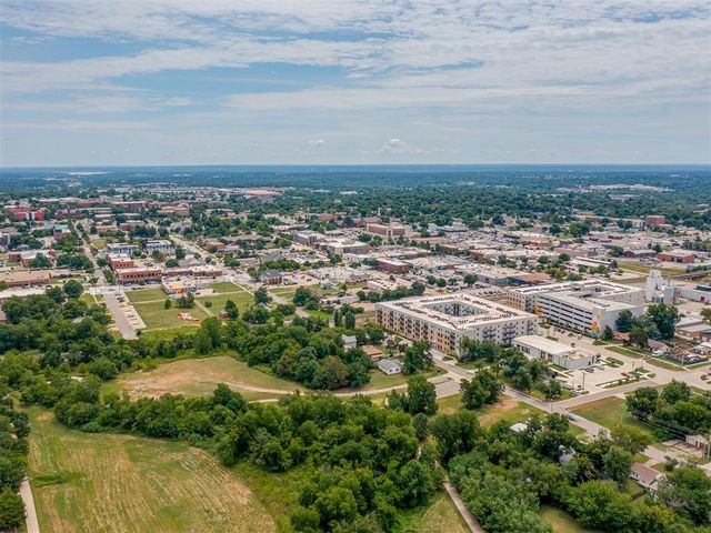 300 N Fretz Avenue, Edmond, OK 73003