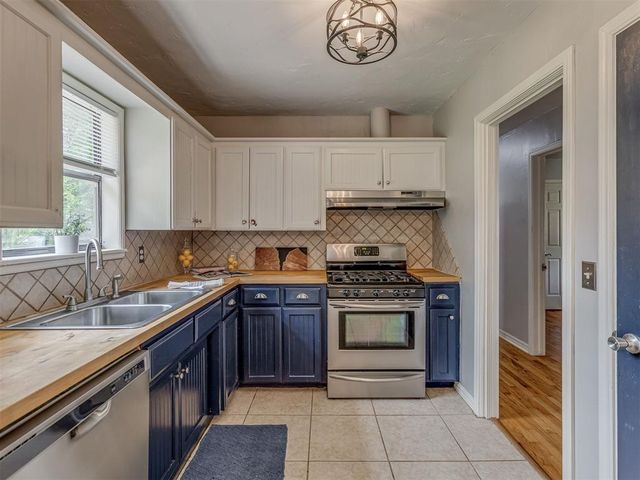 300 N Fretz Avenue, Edmond, OK 73003