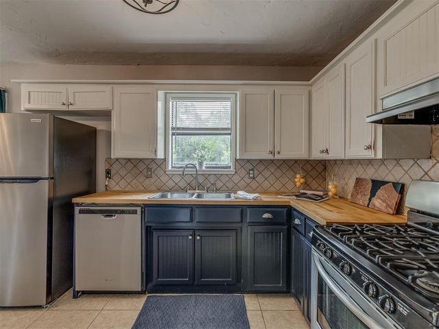 300 N Fretz Avenue, Edmond, OK 73003