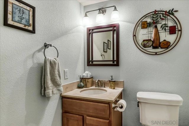 1262 River Glen Row 19, San Diego, CA 92111