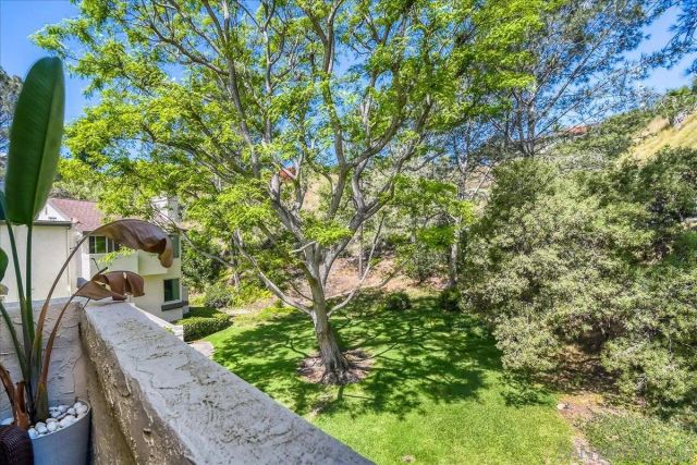 1262 River Glen Row 19, San Diego, CA 92111