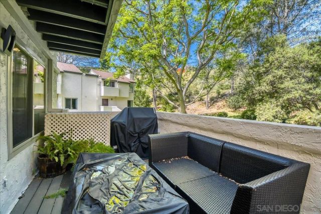 1262 River Glen Row 19, San Diego, CA 92111
