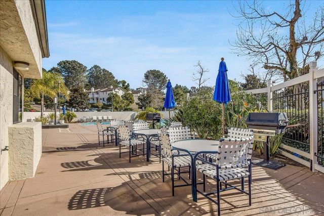 1262 River Glen Row 19, San Diego, CA 92111