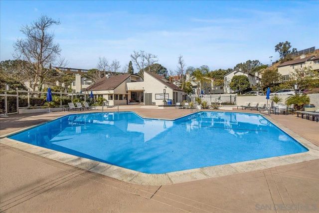 1262 River Glen Row 19, San Diego, CA 92111