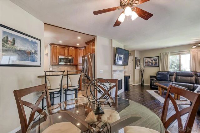 1262 River Glen Row 19, San Diego, CA 92111