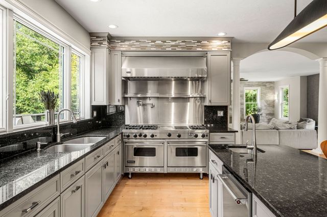 9 Grandview Rd, North Reading, MA 01864