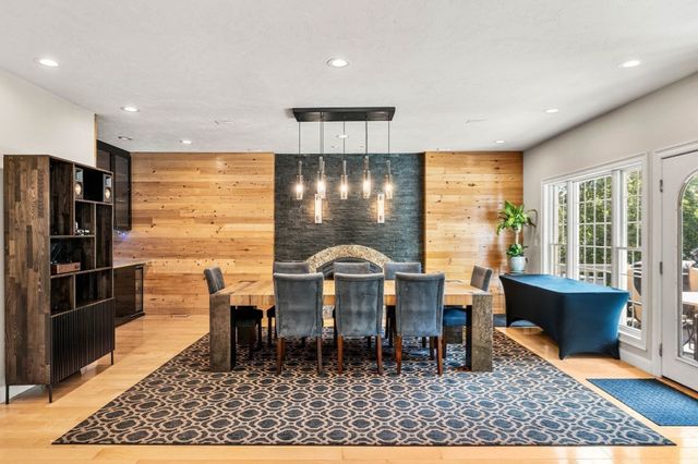 9 Grandview Rd, North Reading, MA 01864