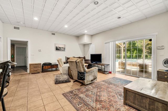 9 Grandview Rd, North Reading, MA 01864