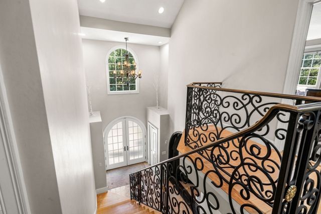 9 Grandview Rd, North Reading, MA 01864