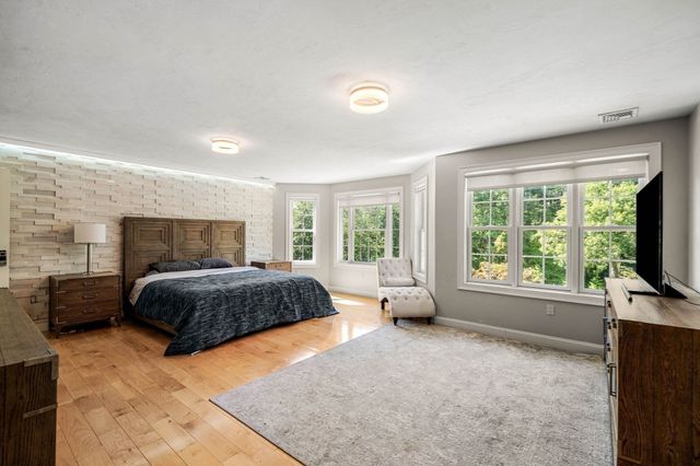 9 Grandview Rd, North Reading, MA 01864