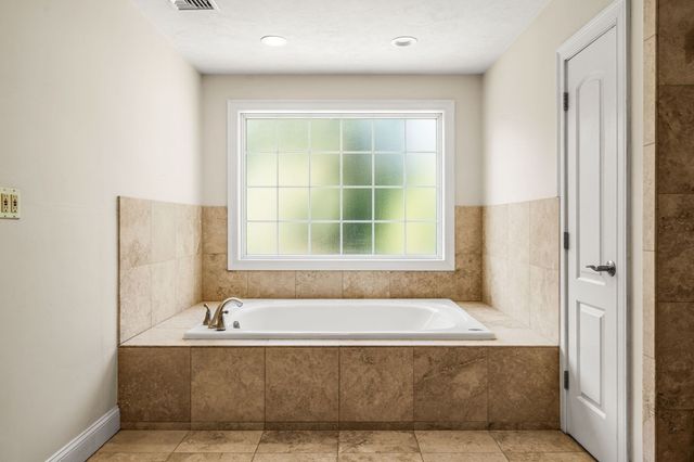 9 Grandview Rd, North Reading, MA 01864