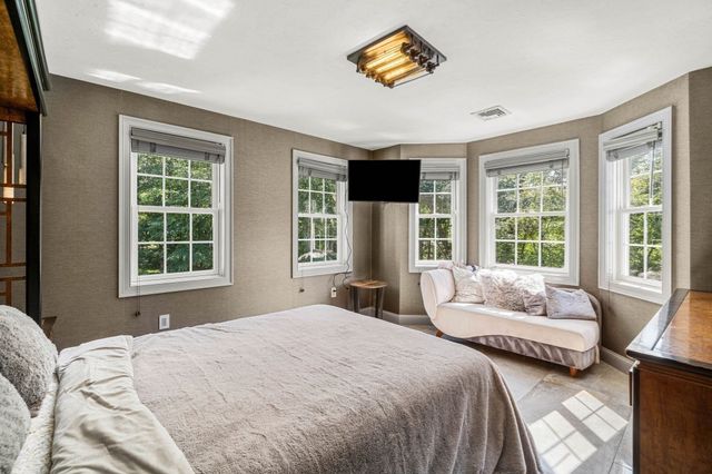 9 Grandview Rd, North Reading, MA 01864