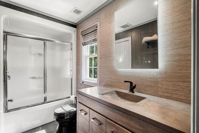 9 Grandview Rd, North Reading, MA 01864