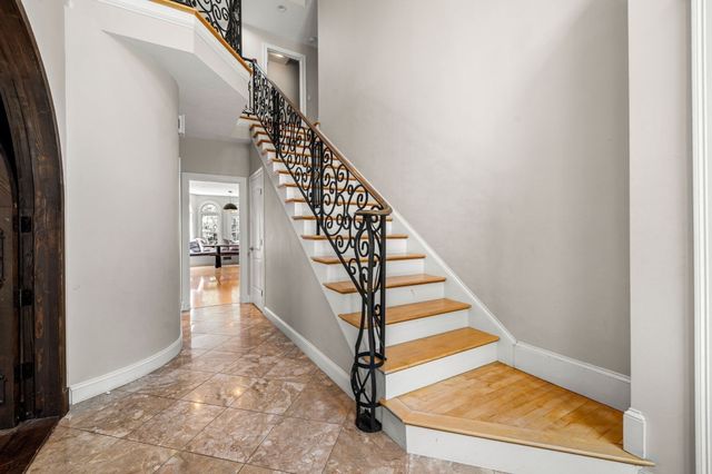 9 Grandview Rd, North Reading, MA 01864