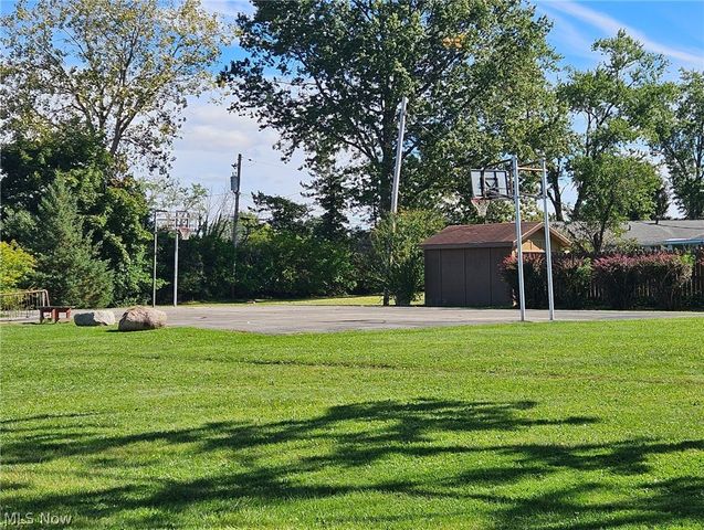 425 Bridle Lane, Berea, OH 44017