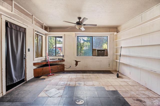 454 Della Ave, Willits, CA 95490