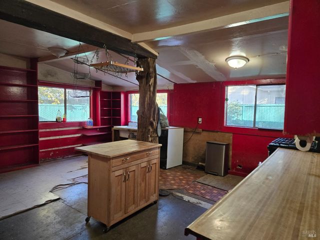 454 Della Ave, Willits, CA 95490