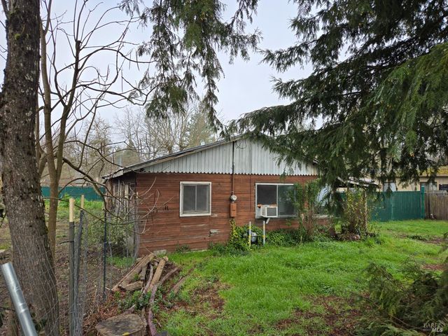 454 Della Ave, Willits, CA 95490