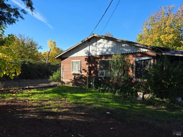 454 Della Ave, Willits, CA 95490