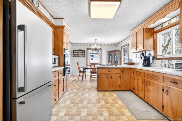 10 Cricketown Road, Stony Point, NY 10980