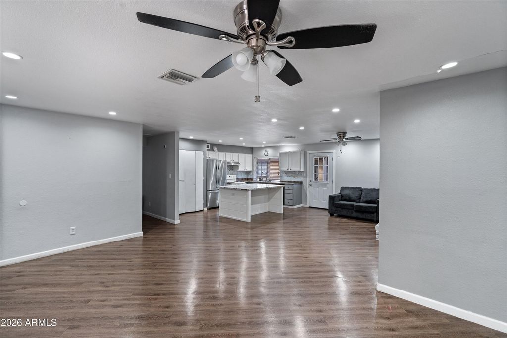 9618 N 66TH Drive, Glendale, AZ 85302 — photo 4
