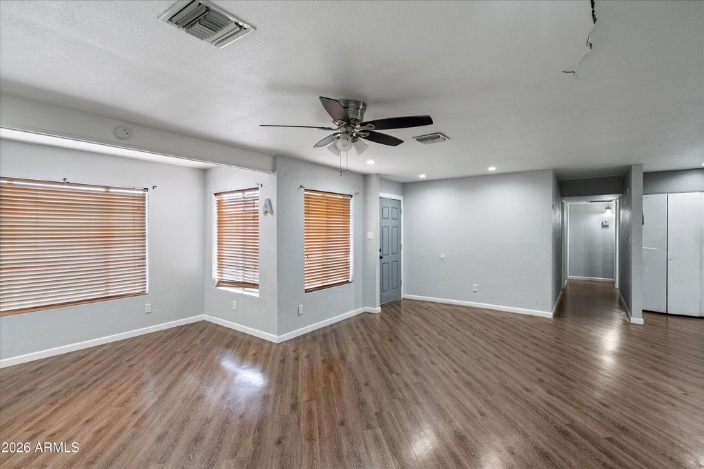9618 N 66TH Drive, Glendale, AZ 85302 — photo 5
