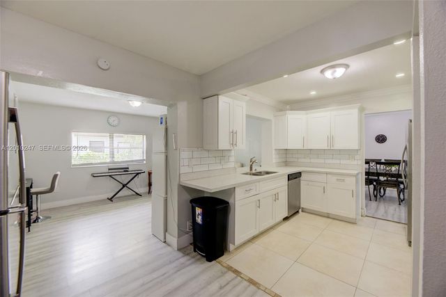 7454 NW 48th Pl, Lauderhill, FL 33319