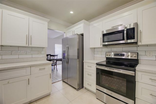 7454 NW 48th Pl, Lauderhill, FL 33319