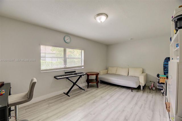 7454 NW 48th Pl, Lauderhill, FL 33319