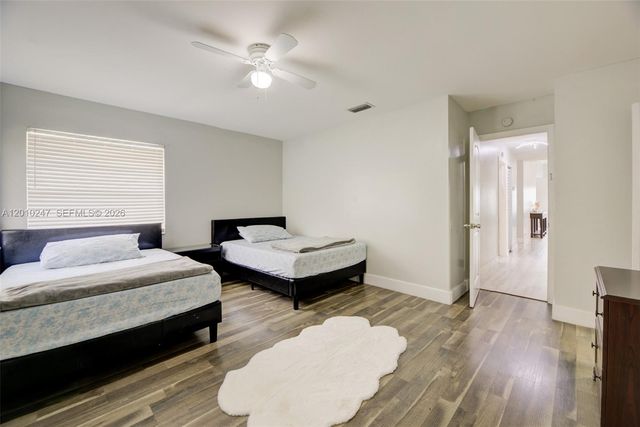 7454 NW 48th Pl, Lauderhill, FL 33319