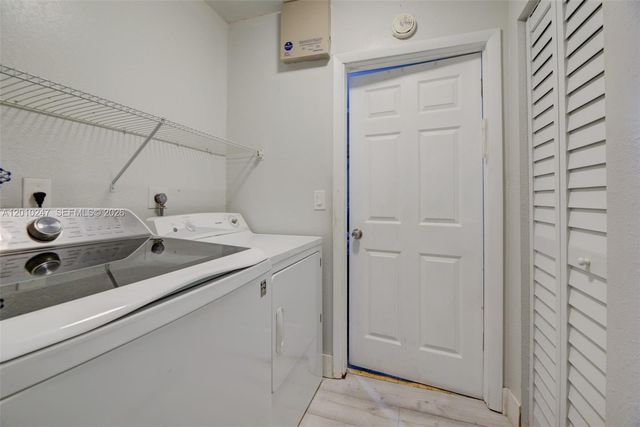 7454 NW 48th Pl, Lauderhill, FL 33319