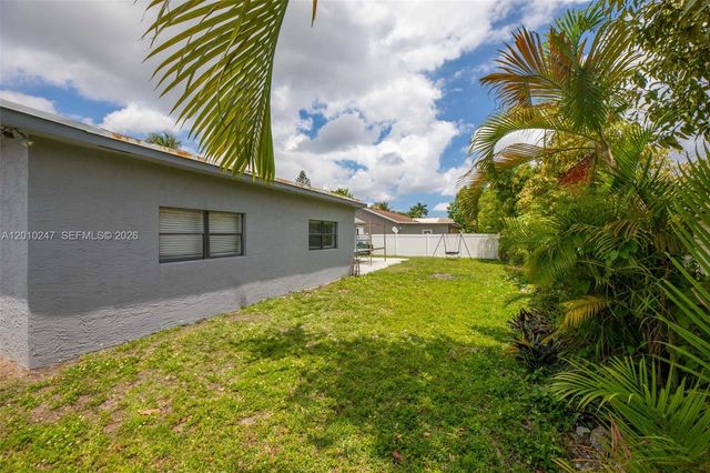 7454 NW 48th Pl, Lauderhill, FL 33319