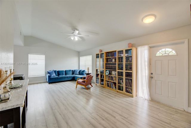 7454 NW 48th Pl, Lauderhill, FL 33319