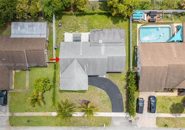 7454 NW 48th Pl, Lauderhill, FL 33319