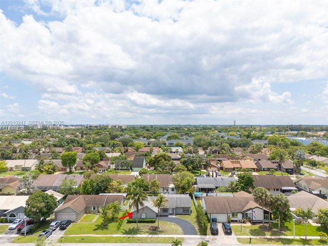 7454 NW 48th Pl, Lauderhill, FL 33319