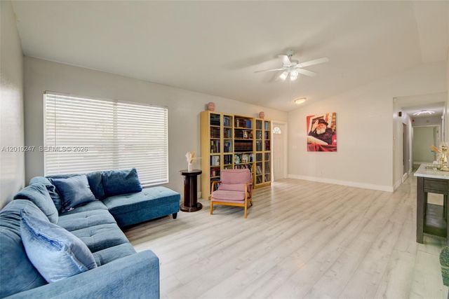 7454 NW 48th Pl, Lauderhill, FL 33319