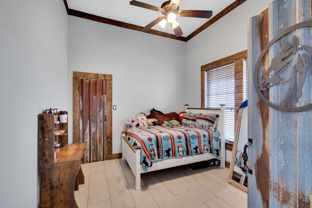 1015 Curry Road, Waxahachie, TX 75167