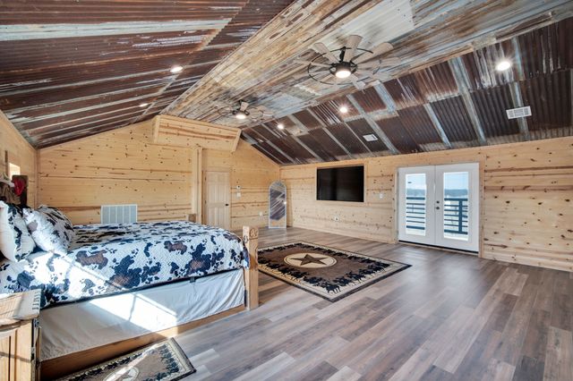 1015 Curry Road, Waxahachie, TX 75167