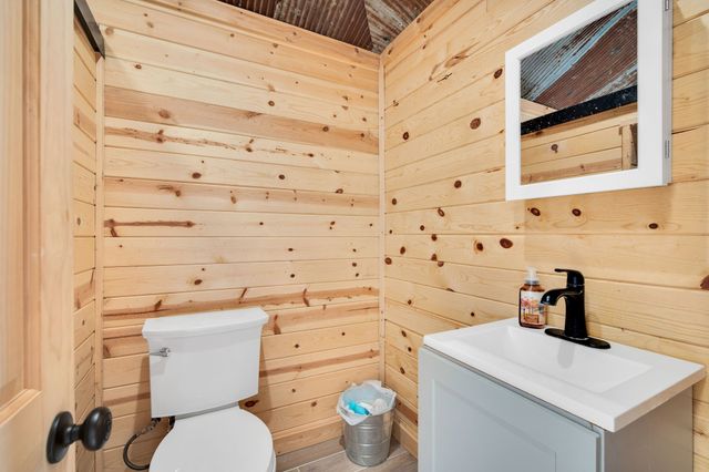 1015 Curry Road, Waxahachie, TX 75167