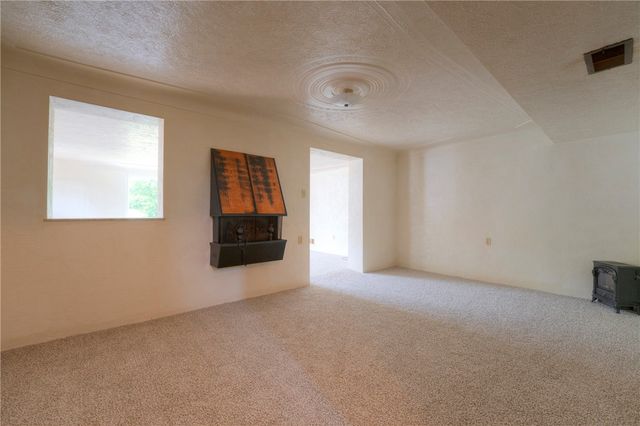 105 Mt. Pleasant Blvd., Manor, PA 15642