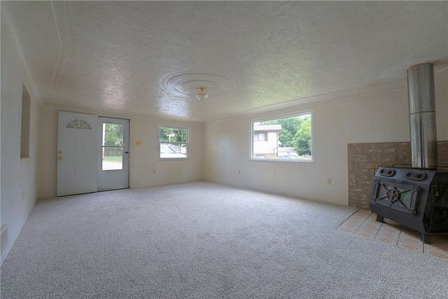 105 Mt. Pleasant Blvd., Manor, PA 15642