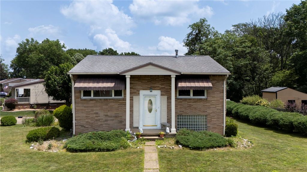 105 Mt. Pleasant Blvd., Manor, PA 15642
