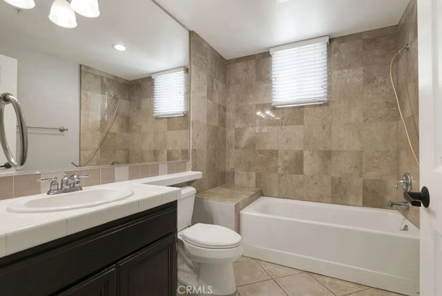 5220 Premiere Hills 222, Woodland Hills, CA 91364