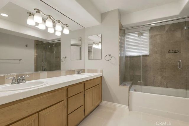 5220 Premiere Hills 222, Woodland Hills, CA 91364