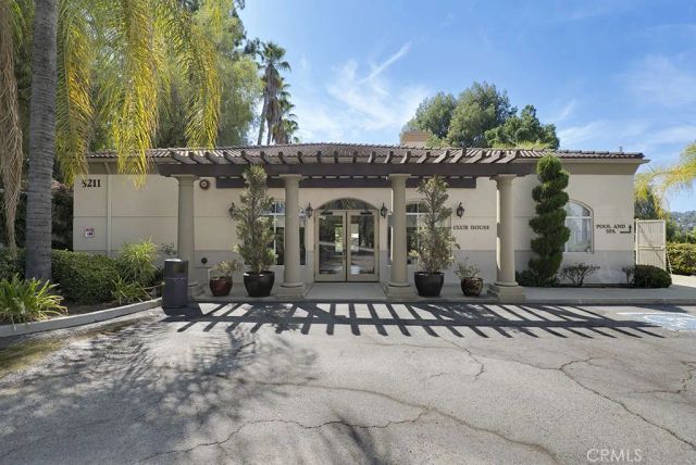 5220 Premiere Hills 222, Woodland Hills, CA 91364