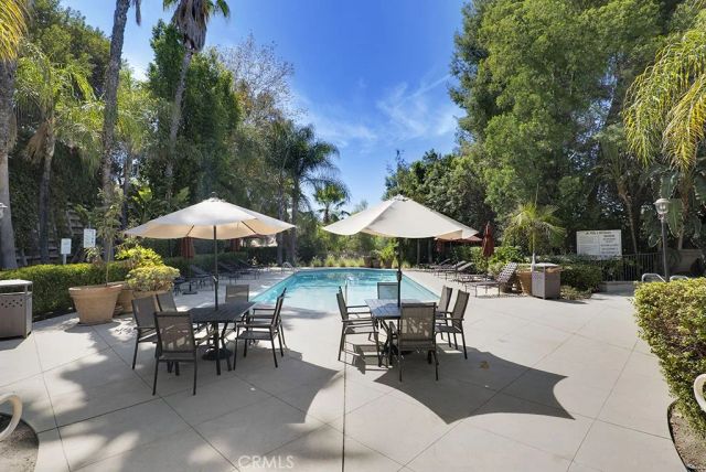 5220 Premiere Hills 222, Woodland Hills, CA 91364
